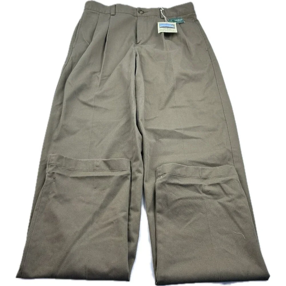 LL Bean Men's Wrinkle-Free Double Chinos, 30w, 26 Inseam , NWT